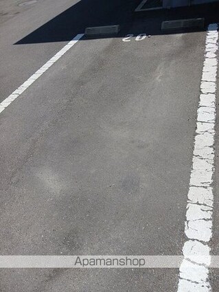 ルルディ　Ａ[2DK/46.06m2]の駐車場