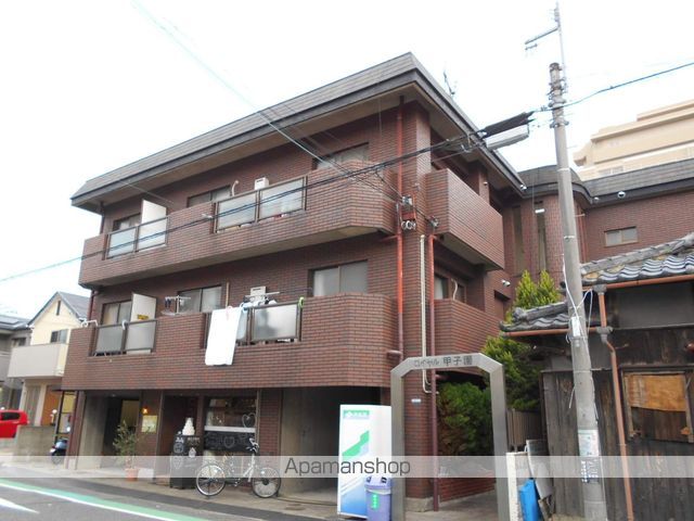 ロイヤル甲子園の外観写真