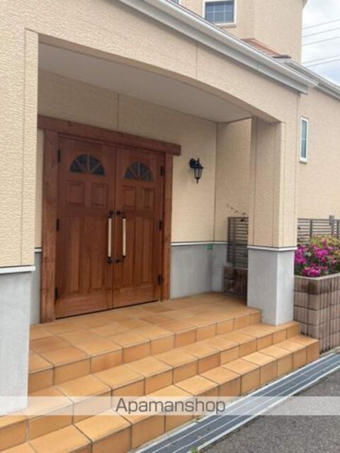 Ｐｅｔｉｔ　Ｍｏｎｄｅ習志野台[1R/27.75m2]のエントランス2