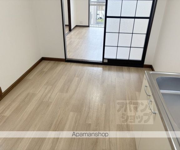スリーゼ西向日の内装写真