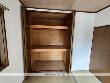 セゾン宝山[2K/34.78m2]の収納