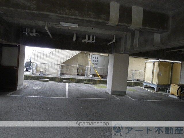 リバティ山越[1K/25.9m2]の駐車場1