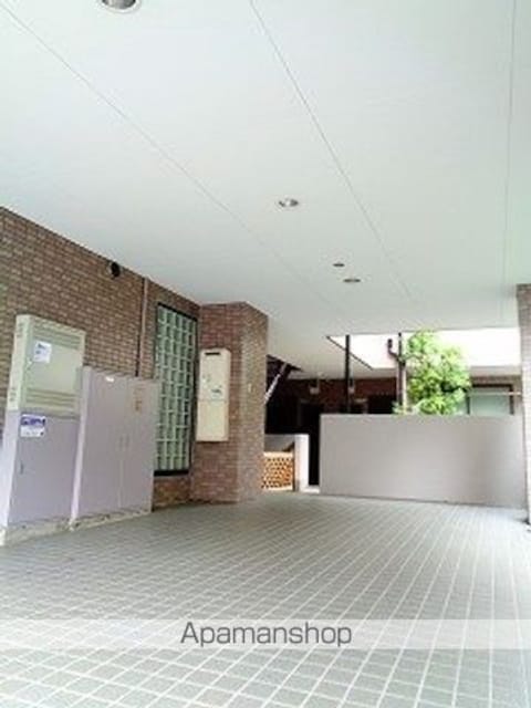 東京都世田谷区若林１丁目[1R/25m2]のエントランス