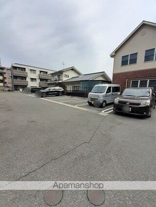 フィデール　庚午[1K/31.65m2]の駐車場1