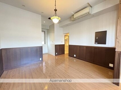 環境立地ビル[2LDK/52.39m2]のリビング・居間