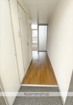 レオパレスＲｏｓｙ[1K/23.18m2]の玄関