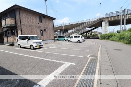 フローレス・リーベＡＢ[2LDK/55.44m2]の駐車場