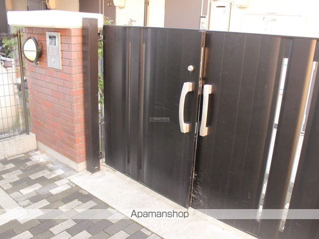 レオパレスいちはちよんの玄関写真