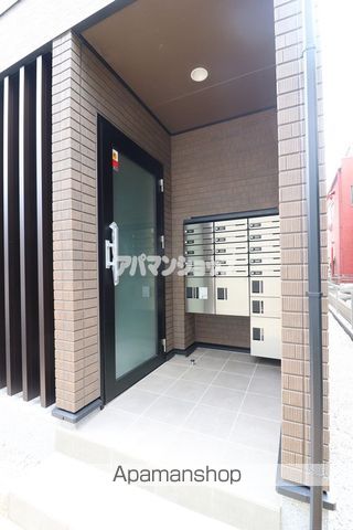 ヒカルサ坂戸の玄関写真