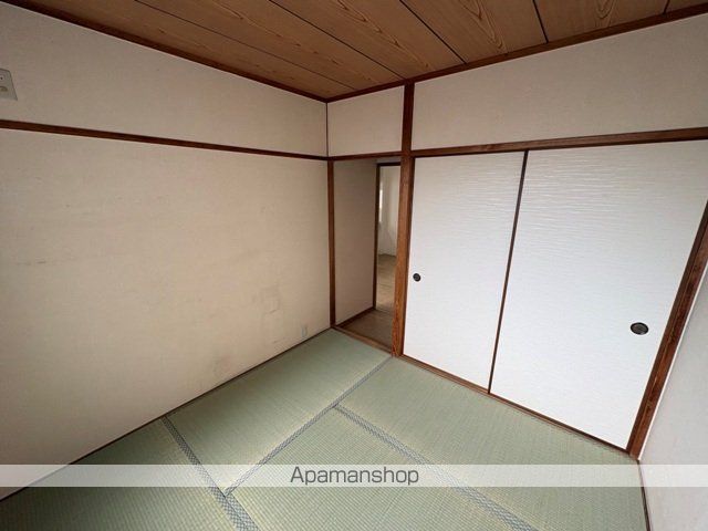 ロイヤル東園田の内装写真