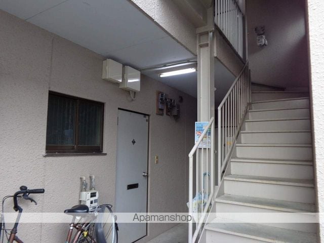 MK ハイツ A棟の玄関写真