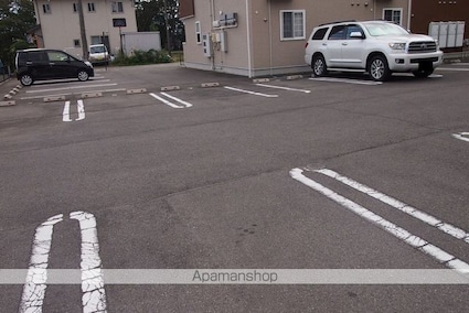 長野県伊那市美篶[2LDK/57.21m2]の駐車場1