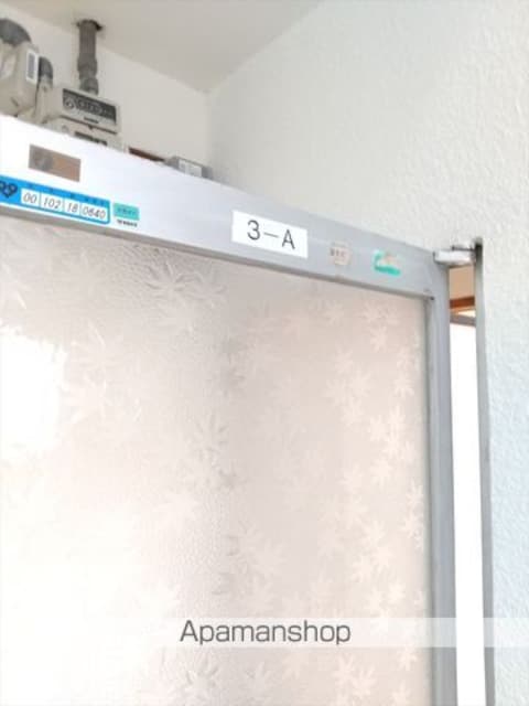 和歌山県和歌山市西釘貫丁２丁目[2K/27m2]のエントランス
