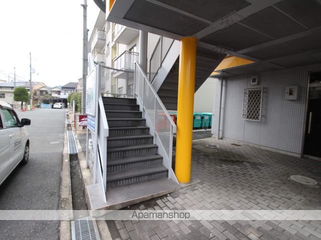 大東御殿山ビルの玄関写真