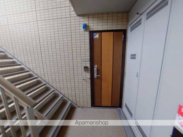 Ｄーｒｏｏｍ　Ｗｏｏｄ　Ｂｅｌｌ（ディールームウッドベル）[3LDK/67.53m2]のエントランス