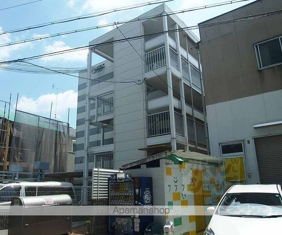 西大路マンションの外観写真