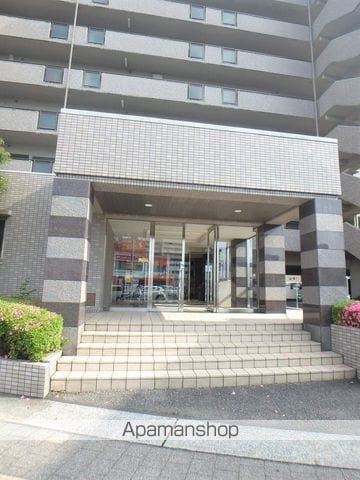 サーパス大橋南の玄関写真