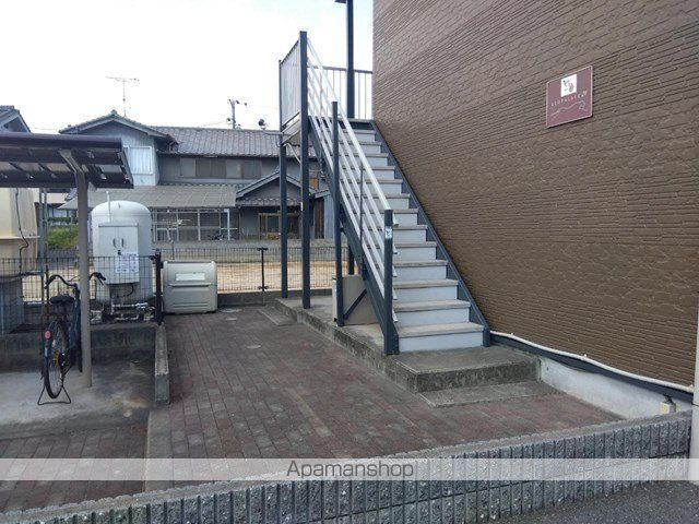 レオパレス竹寅の玄関写真
