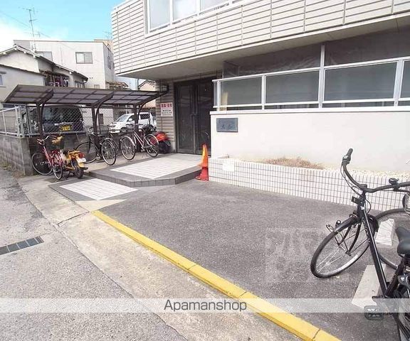 シャンドール太秦の外観写真