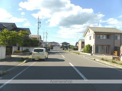 長野県長野市松岡１丁目[1K/25.89m2]の周辺2