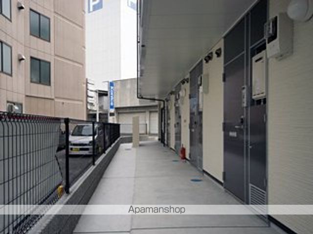 レオパレスひらかたの玄関写真