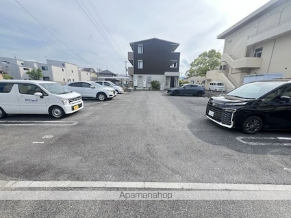 セレンディピティ堅田[1LDK/40.07m2]の駐車場2