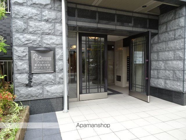 プレサンス野田阪神駅前ザ・プレミアムの玄関写真
