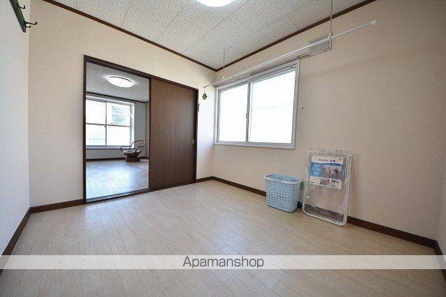 クリスタル参番館の内装写真