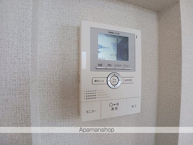 テスラ Bの内装写真