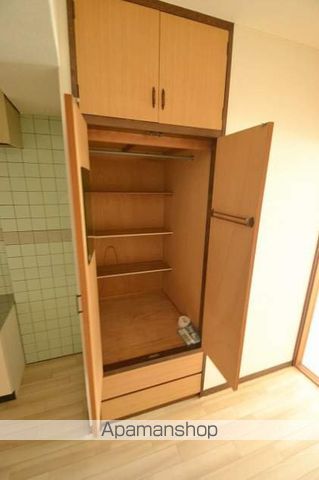 和秀舟入本町ビルの内装写真