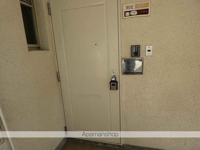 本郷ハイツの玄関写真