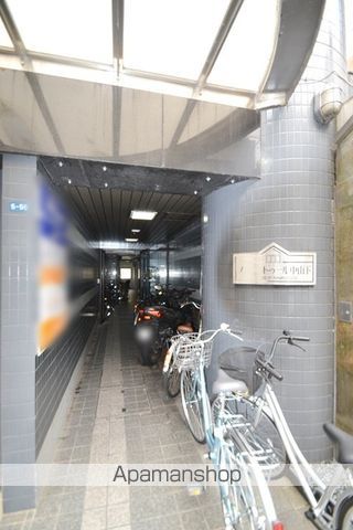 スプランドゥール中山下の玄関写真