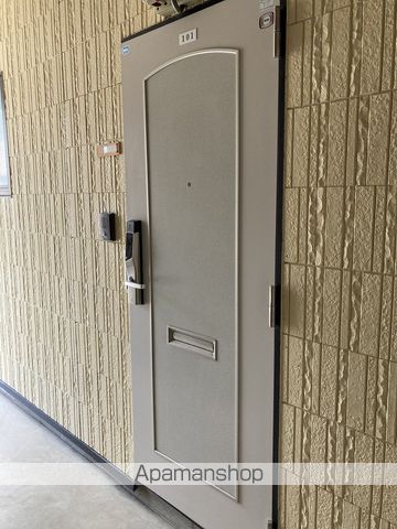 アイベリーI.Nの玄関写真