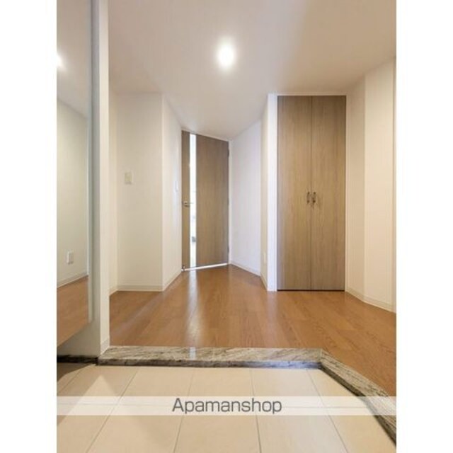 エステート代田橋[2LDK/66.66m2]の玄関