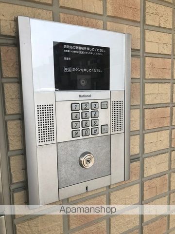テ キューロ トレスの玄関写真