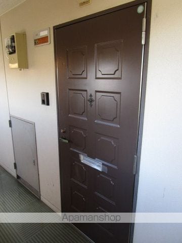 アークヒルズ上近江の玄関写真