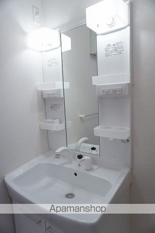 セレブリティ Dの内装写真