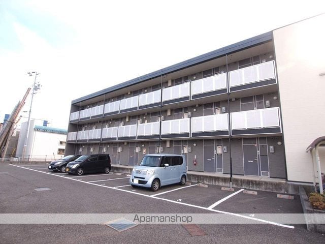 レオパレスCLOVERの外観写真