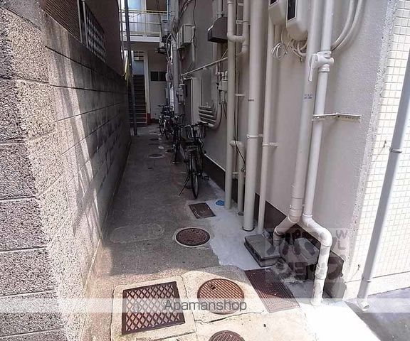 千高ビルB棟の玄関写真