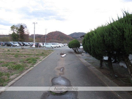 佐藤貸家[2LDK/66.25m2]の周辺1