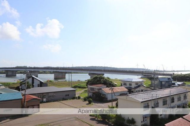ビレッジハウス能代1号棟の玄関写真