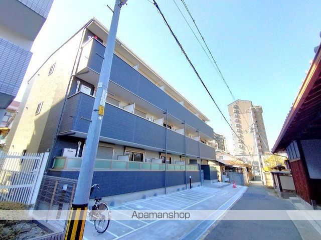 クレセント江坂の外観写真
