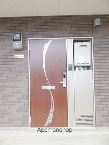 ミランダエタニティIIの玄関写真