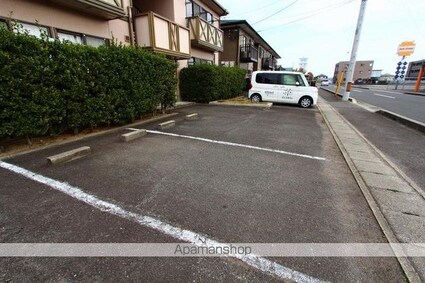 香川県高松市多肥下町[2LDK/57.69m2]の駐車場