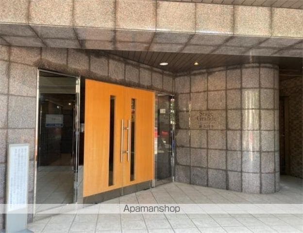 ステージグランデ新高円寺の玄関写真