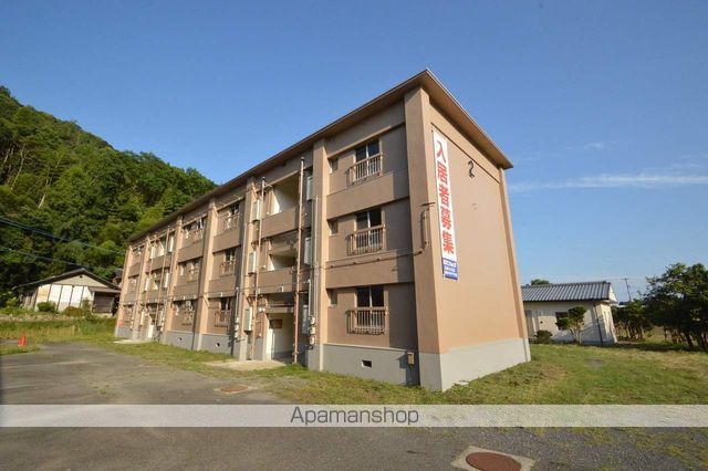 エメローズ安芸津2号棟の外観写真