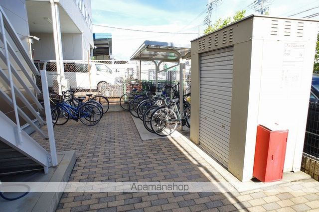 レオパレスビアンコIIIの玄関写真