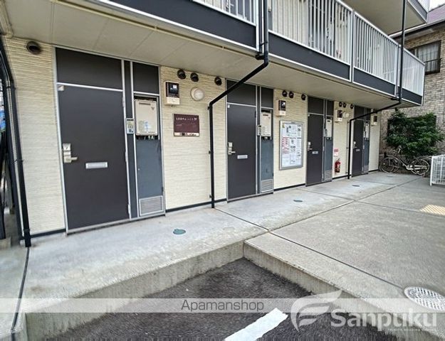 レオパレス辻町の玄関写真