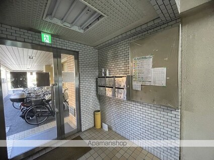 河村ビル[2LDK/51m2]の共用部1