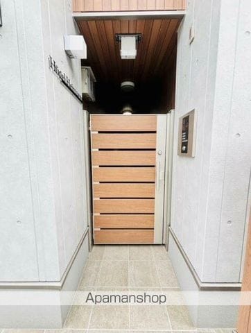ヒューゲルハイム三軒茶屋の玄関写真